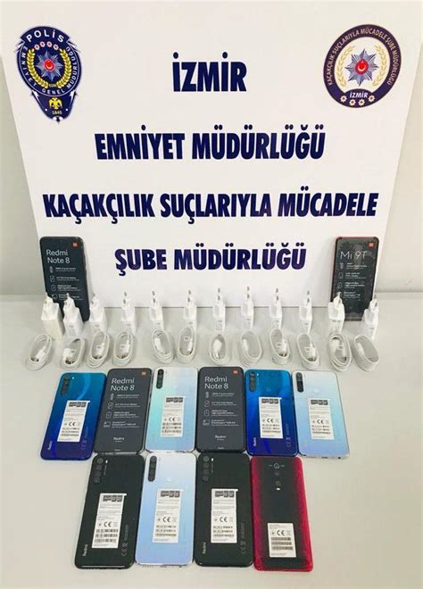 İ­z­m­i­r­­d­e­,­ ­g­ü­m­r­ü­k­ ­k­a­ç­a­ğ­ı­ ­a­k­ı­l­l­ı­ ­t­e­l­e­f­o­n­l­a­r­ ­e­l­e­ ­g­e­ç­i­r­i­l­d­i­ ­-­ ­S­o­n­ ­D­a­k­i­k­a­ ­H­a­b­e­r­l­e­r­